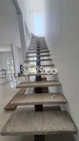 Rumah Luxury Modern Tanpa Renovasi di Cikutra Bandung Rumah Luxury Modern Tanpa Renovasi di Cikutra Bandung