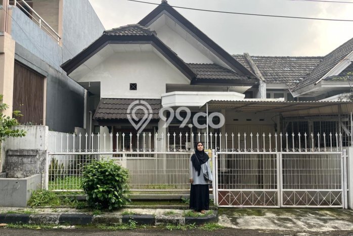 Dijual Cepat Rumah Bagus Siap Huni LB 275m2 di Cimahi Utara, Cimahi Dijual Cepat Rumah Bagus Siap Huni LB 275m2 di Cimahi Utara, Cimahi