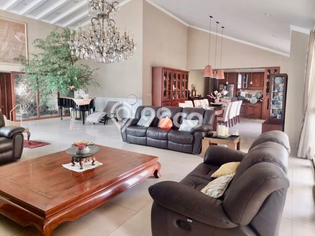 Rumah Elit LB 600m2 Siap Huni Desain Elegan di Pejaten, Jakarta Selatan Rumah Elit LB 600m2 Siap Huni Desain Elegan di Pejaten, Jakarta Selatan