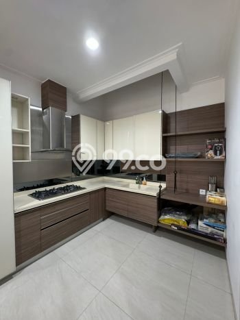 For Sale Hunian Mewah Klasik di Jakarta Utara For Sale Hunian Mewah Klasik di Jakarta Utara