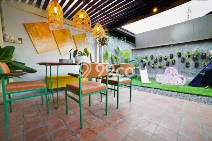 Rumah Modern Cantik 4 Kamar Bisa Langsung Pindah di Sleman Rumah Modern Cantik 4 Kamar Bisa Langsung Pindah di Sleman