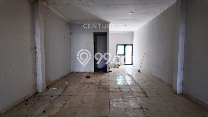 LOKASI STRATEGIS! Ruko Disewakan Kawasan Gedong Tengen, Luas 200m2m², Area Berkembang LOKASI STRATEGIS! Ruko Disewakan Kawasan Gedong Tengen, Luas 200m2m², Area Berkembang