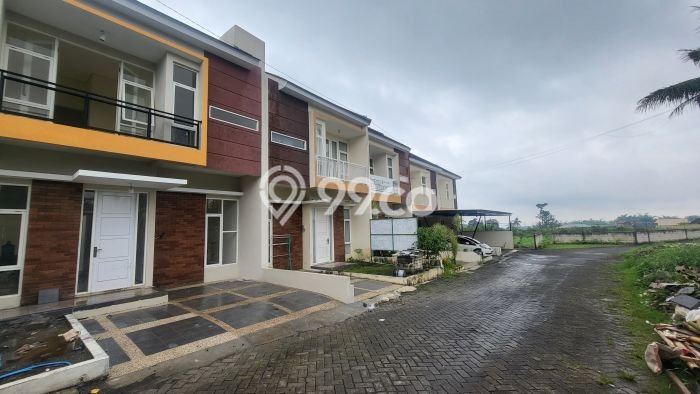 Rumah Strategis Minimalis Lb 90m2 di Batu, Batu Rumah Strategis Minimalis Lb 90m2 di Batu, Batu