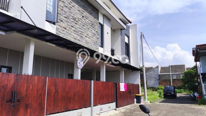 Dijual Rumah Kost di Malang Kota, Malang, 10 KT, 10 KM, Bangunan 140m2 Dijual Rumah Kost di Malang Kota, Malang, 10 KT, 10 KM, Bangunan 140m2