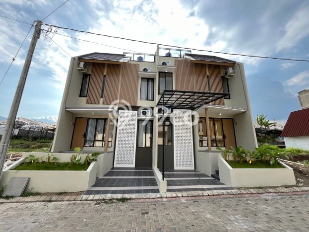 For Sale Rumah 3 Kamar Lokasi Ideal Nyaman dan Strategis di Batu For Sale Rumah 3 Kamar Lokasi Ideal Nyaman dan Strategis di Batu