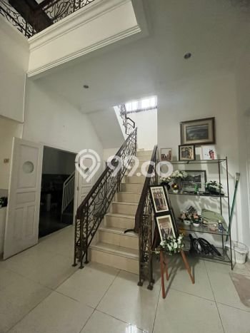 Rumah Luxury Modern Tanpa Renovasi di Cibubur Jakarta Timur Rumah Luxury Modern Tanpa Renovasi di Cibubur Jakarta Timur
