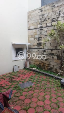Rumah Mewah LB 160m2 Siap Huni Desain Elegan di Cibubur, Jakarta Timur Rumah Mewah LB 160m2 Siap Huni Desain Elegan di Cibubur, Jakarta Timur