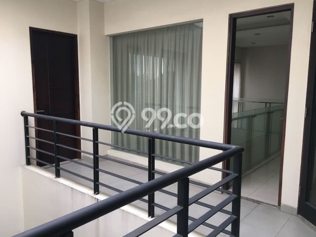 Ready to Use! Premium House LT 280m2 Desain Elegan di Cibubur Ready to Use! Premium House LT 280m2 Desain Elegan di Cibubur