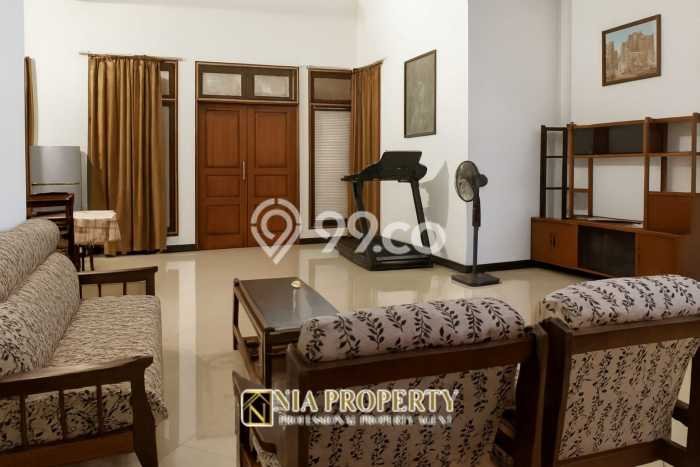 Rumah Mewah LB 400m2 Siap Pakai Desain Elegan di Cibubur, Jakarta Timur Rumah Mewah LB 400m2 Siap Pakai Desain Elegan di Cibubur, Jakarta Timur
