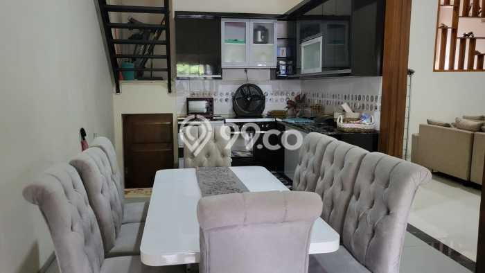Dijual Rumah Luas Elegan Dengan View Cantik di Harjamukti, Depok Dijual Rumah Luas Elegan Dengan View Cantik di Harjamukti, Depok