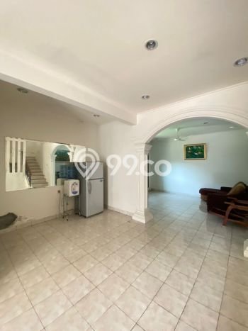 Rumah Luas Asri 4 KT Siap Huni di Cibubur Jakarta Timur Rumah Luas Asri 4 KT Siap Huni di Cibubur Jakarta Timur