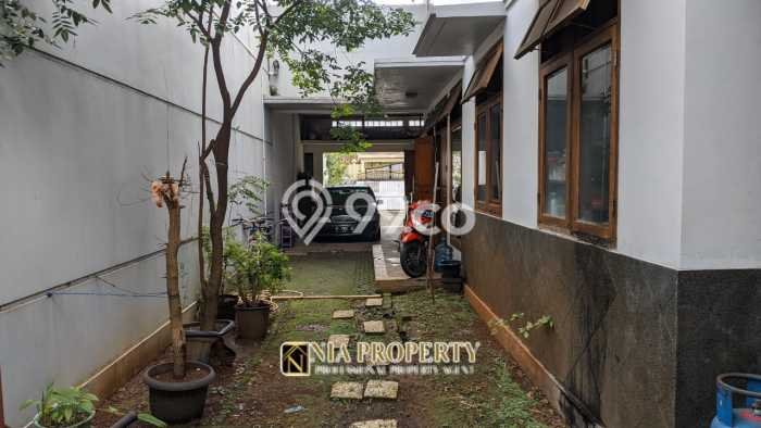 Rumah Mewah LB 400m2 Siap Pakai Desain Elegan di Cibubur, Jakarta Timur Rumah Mewah LB 400m2 Siap Pakai Desain Elegan di Cibubur, Jakarta Timur