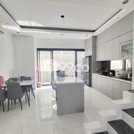 Ready to Use! Luxury House LT 126m2 Desain Elegan di Gading Serpong Ready to Use! Luxury House LT 126m2 Desain Elegan di Gading Serpong