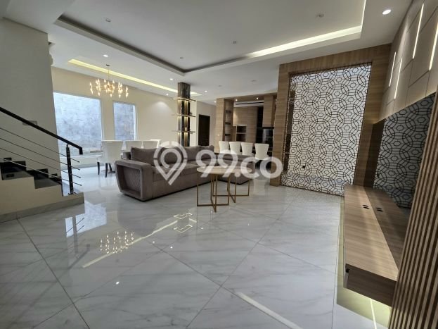 BEST INVESTMENT! Rumah area , Luas 228m2m² LB 315m2m² BEST INVESTMENT! Rumah area , Luas 228m2m² LB 315m2m²
