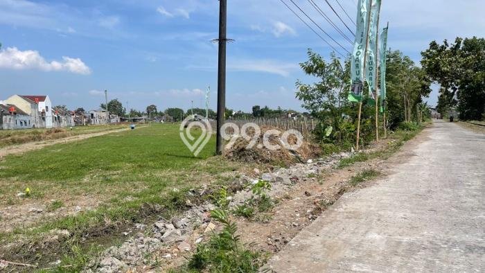 Lahan Strategis di Godean Dijual dengan Luas 110m2 Lahan Strategis di Godean Dijual dengan Luas 110m2