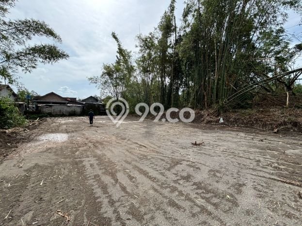 Tanah Kosong Dijual di Sleman dengan Area 121m2 Tanah Kosong Dijual di Sleman dengan Area 121m2