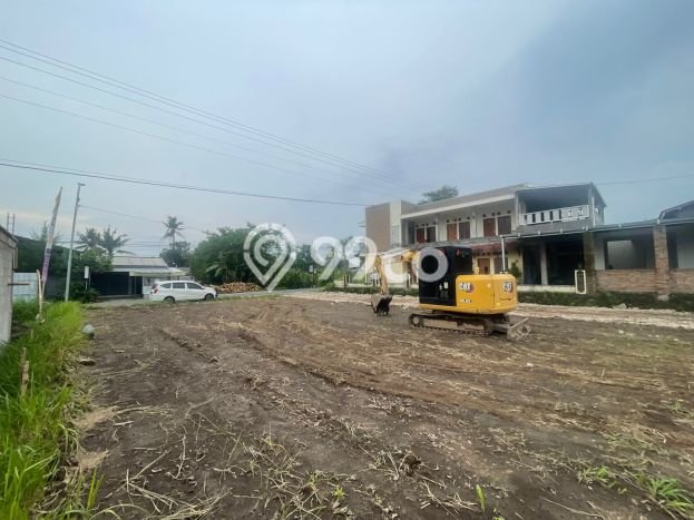 Tanah Kosong Dijual di Sleman dengan Area 100m2 Tanah Kosong Dijual di Sleman dengan Area 100m2