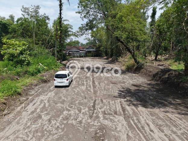 Lahan Kosong Dijual di Sleman dengan Area 121m2 Lahan Kosong Dijual di Sleman dengan Area 121m2