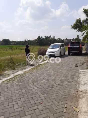 Lahan Dijual Lokasi Strategis di Sleman dengan Luas 214m2 Lahan Dijual Lokasi Strategis di Sleman dengan Luas 214m2