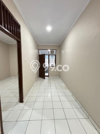 Rumah Luas Asri 3 KT Siap Pakai di Kedoya Selatan Jakarta Barat Rumah Luas Asri 3 KT Siap Pakai di Kedoya Selatan Jakarta Barat