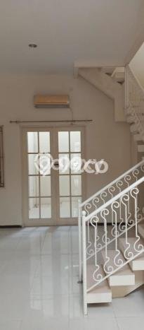 Dijual Hunian Rumah Terawat 3 KT di Pakuwon City, Surabaya Dijual Hunian Rumah Terawat 3 KT di Pakuwon City, Surabaya