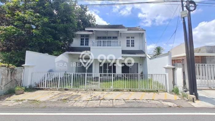 Rumah Bagus Siap Pakai Di Depok Luas 300m2 Lokasi Strategis Rumah Bagus Siap Pakai Di Depok Luas 300m2 Lokasi Strategis