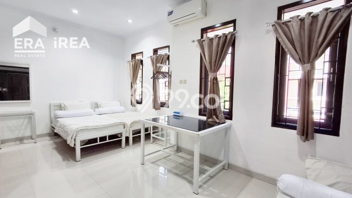 Rumah Modern Minimalis 5 Kamar Siap Huni di Banguntapan Rumah Modern Minimalis 5 Kamar Siap Huni di Banguntapan