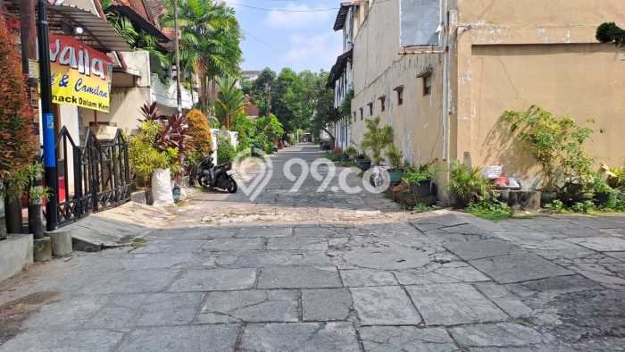 Dijual Tanah di Depok Sleman Luas 389m2 SHM Dijual Tanah di Depok Sleman Luas 389m2 SHM