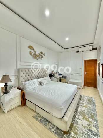 Rumah Mewah LB 200m2 Siap Huni Desain Elegan di Pondok Labu, Jakarta Selatan Rumah Mewah LB 200m2 Siap Huni Desain Elegan di Pondok Labu, Jakarta Selatan