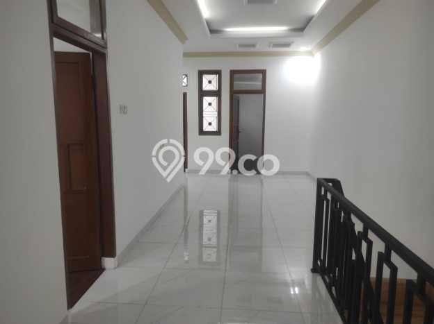 Dijual Rumah Luas Megah Dengan View Eksklusif di Pondok Kelapa, Jakarta Timur Dijual Rumah Luas Megah Dengan View Eksklusif di Pondok Kelapa, Jakarta Timur