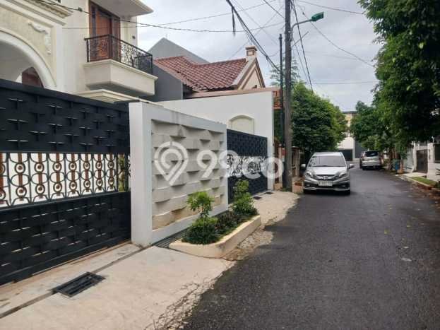 For Sale! Premium House LT 216m2 Desain Modern di Pondok Kelapa For Sale! Premium House LT 216m2 Desain Modern di Pondok Kelapa