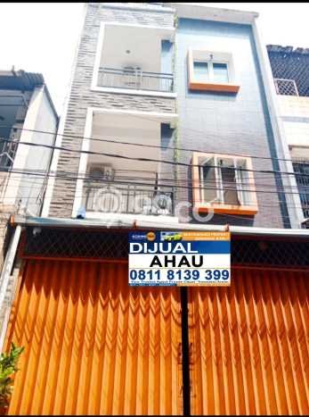 Ready to Use! Luxury House LT 82m2 Desain Modern di Jelambar Ready to Use! Luxury House LT 82m2 Desain Modern di Jelambar