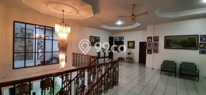 Siap Huni Rumah Mewah 8 Kamar di Pulo Gadung Dekat ke Mana Pun Siap Huni Rumah Mewah 8 Kamar di Pulo Gadung Dekat ke Mana Pun