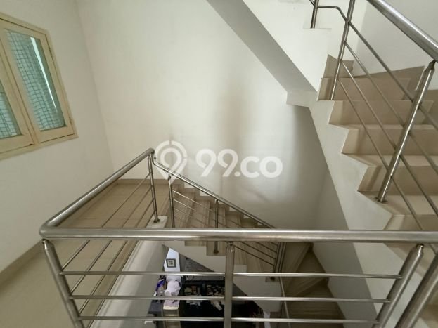 Rumah Modern 4 KT di Taman Ratu Jakarta Barat Semi Furnished Rumah Modern 4 KT di Taman Ratu Jakarta Barat Semi Furnished