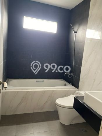 Hunian Mewah LB 214m2 Siap Huni Desain Elegan di Summarecon Serpong, Tangerang Hunian Mewah LB 214m2 Siap Huni Desain Elegan di Summarecon Serpong, Tangerang
