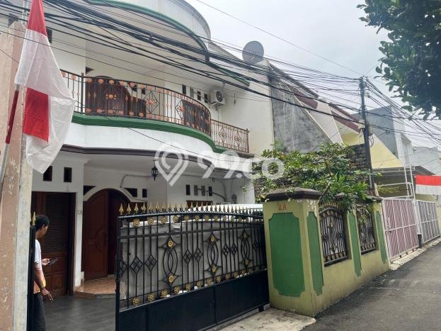 Rumah Strategis Modern Lb 220m2 di Jagakarsa, Jakarta Selatan Rumah Strategis Modern Lb 220m2 di Jagakarsa, Jakarta Selatan