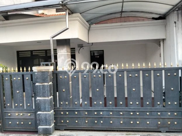 Rumah Strategis Minimalis Lb 180m2 di Kembangan, Jakarta Barat Rumah Strategis Minimalis Lb 180m2 di Kembangan, Jakarta Barat