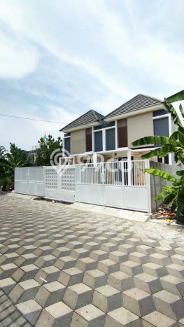 Rumah Minimalis 2 KT LT 55m2 di Medokan Ayu Rumah Minimalis 2 KT LT 55m2 di Medokan Ayu