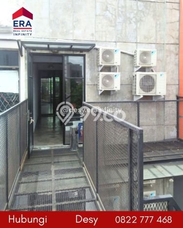 Area Ramai! Ruko Dijual di Kebayoran Lama untuk Bisnis Luas Bangunan 240m2 Area Ramai! Ruko Dijual di Kebayoran Lama untuk Bisnis Luas Bangunan 240m2