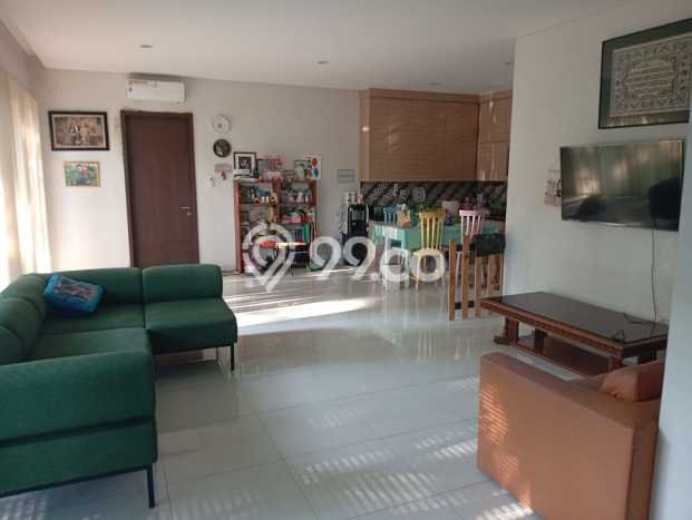 Disewakan! Rumah 3 Kamar Tidur &
4 Kamar Mandi di Lebak Bulus, Jakarta Selatan Disewakan! Rumah 3 Kamar Tidur &
4 Kamar Mandi di Lebak Bulus, Jakarta Selatan
