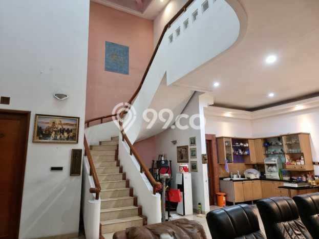 Jual Rumah Luas Elegan Dengan View Eksklusif di Cipinang, Jakarta Timur Jual Rumah Luas Elegan Dengan View Eksklusif di Cipinang, Jakarta Timur