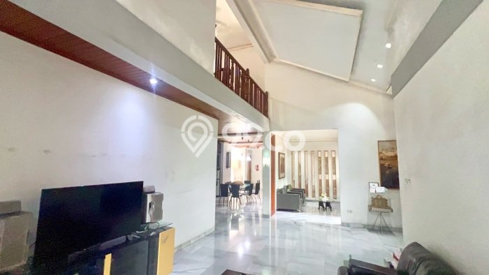 Peluang Bisnis! Vila Kawasan , Luas 550m2m², Area Strategis dengan nilai tinggi Peluang Bisnis! Vila Kawasan , Luas 550m2m², Area Strategis dengan nilai tinggi