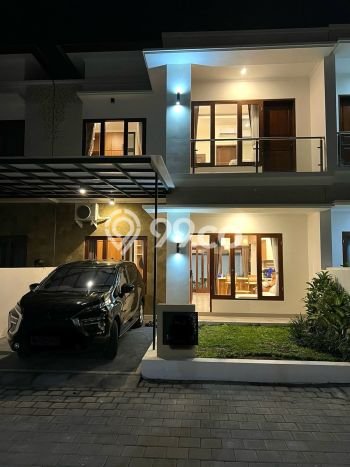 Jarang Ada! Rumah Sewa 3 Kamar Bagus Siap Huni Seminyak Jarang Ada! Rumah Sewa 3 Kamar Bagus Siap Huni Seminyak