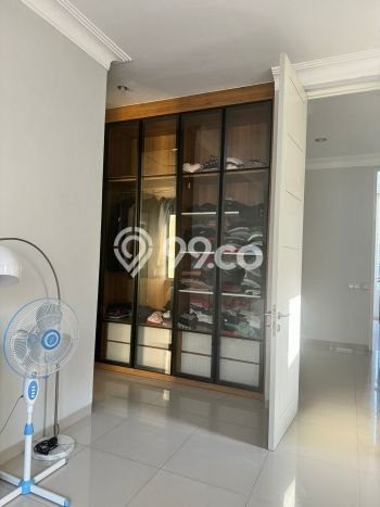 Jual Rumah Luas Megah Dengan View Eksklusif di Pakuwon Indah, Surabaya Jual Rumah Luas Megah Dengan View Eksklusif di Pakuwon Indah, Surabaya