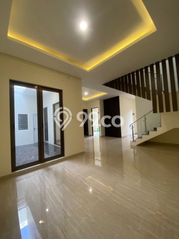 Hunian Mewah LB 230m2 Siap Huni Desain Elegan di Citraland, Surabaya Hunian Mewah LB 230m2 Siap Huni Desain Elegan di Citraland, Surabaya