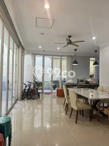 Jual Rumah Luas Megah Dengan View Eksklusif di Pakuwon Indah, Surabaya Jual Rumah Luas Megah Dengan View Eksklusif di Pakuwon Indah, Surabaya