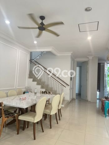 Jual Rumah Luas Megah Dengan View Eksklusif di Pakuwon Indah, Surabaya Jual Rumah Luas Megah Dengan View Eksklusif di Pakuwon Indah, Surabaya