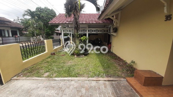 Rumah Elit Modern Siap Huni di Bintaro Jakarta Selatan Rumah Elit Modern Siap Huni di Bintaro Jakarta Selatan