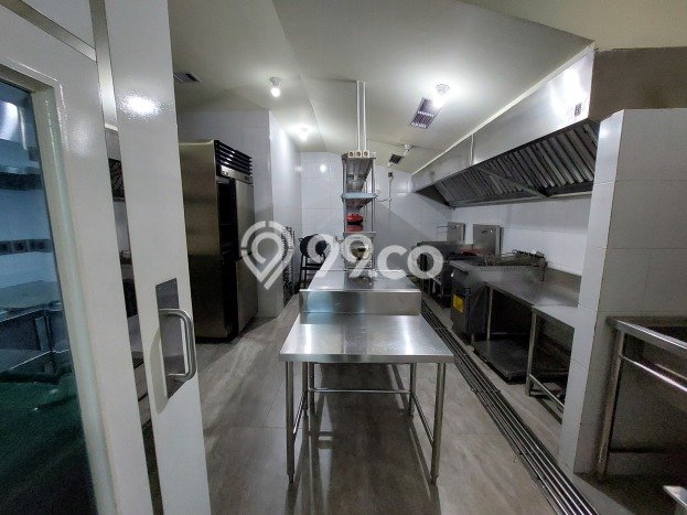 Unit Komersial Dijual di Jakarta Selatan LT 283m2 & LB 1603m2 Unit Komersial Dijual di Jakarta Selatan LT 283m2 & LB 1603m2