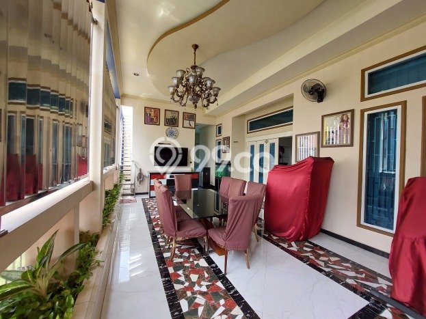 Unit Komersial Dijual di Jakarta Selatan LT 283m2 & LB 1603m2 Unit Komersial Dijual di Jakarta Selatan LT 283m2 & LB 1603m2